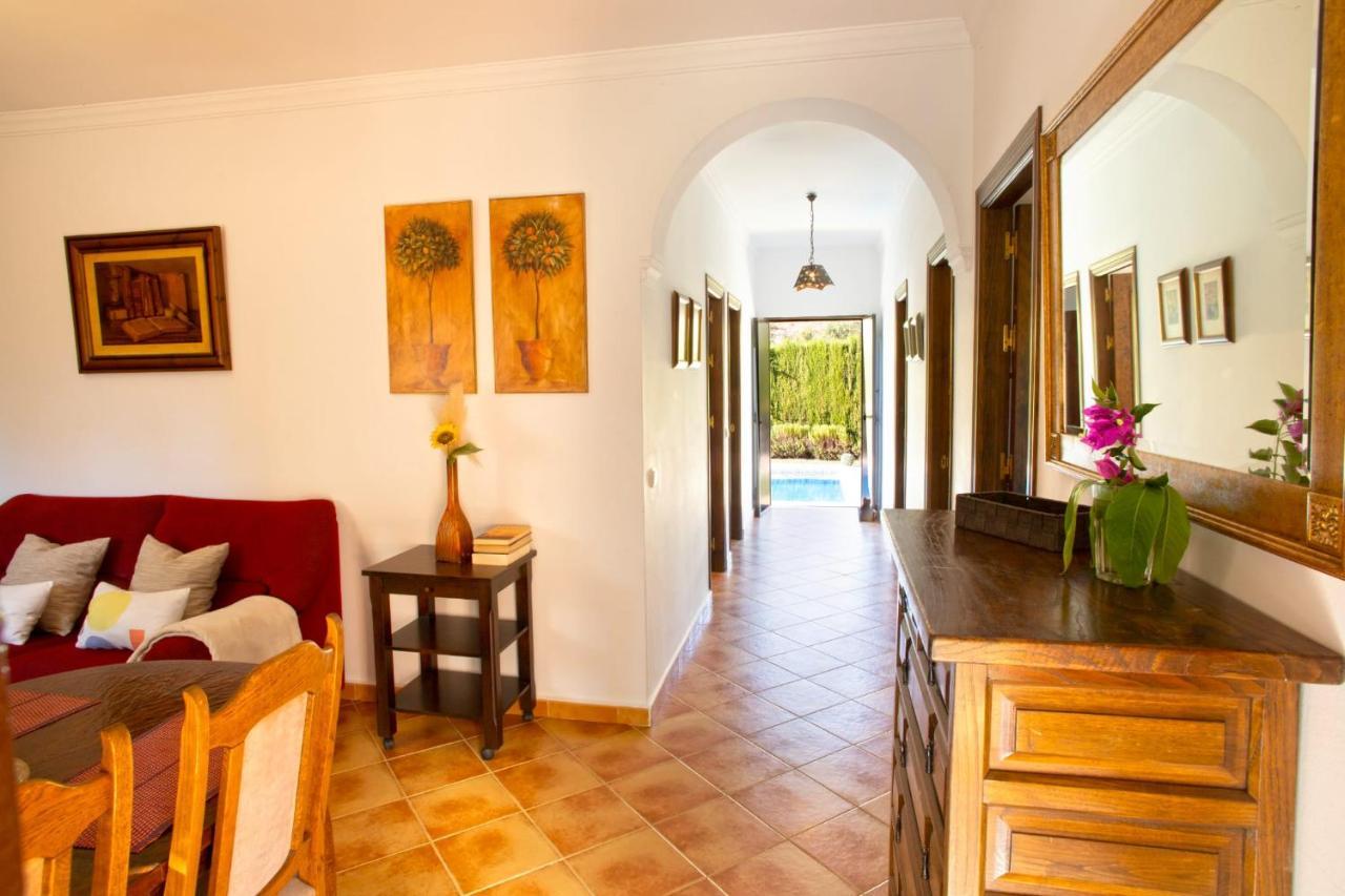 Ninos Country house *